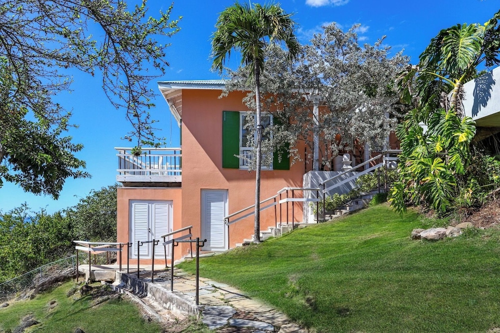 Las Quintas Reserve