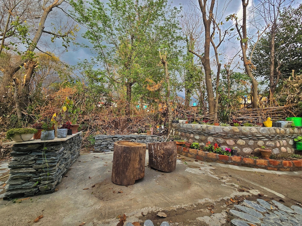 Dhauladhar Inn