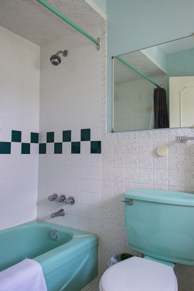 Charlton Suites Guest House