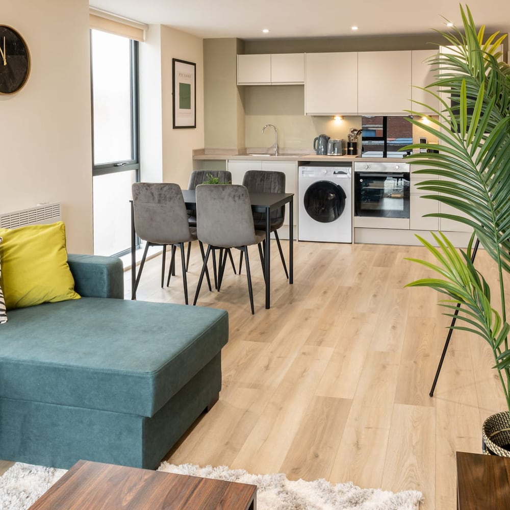 Host Stay Richmond Place 106 view 3
