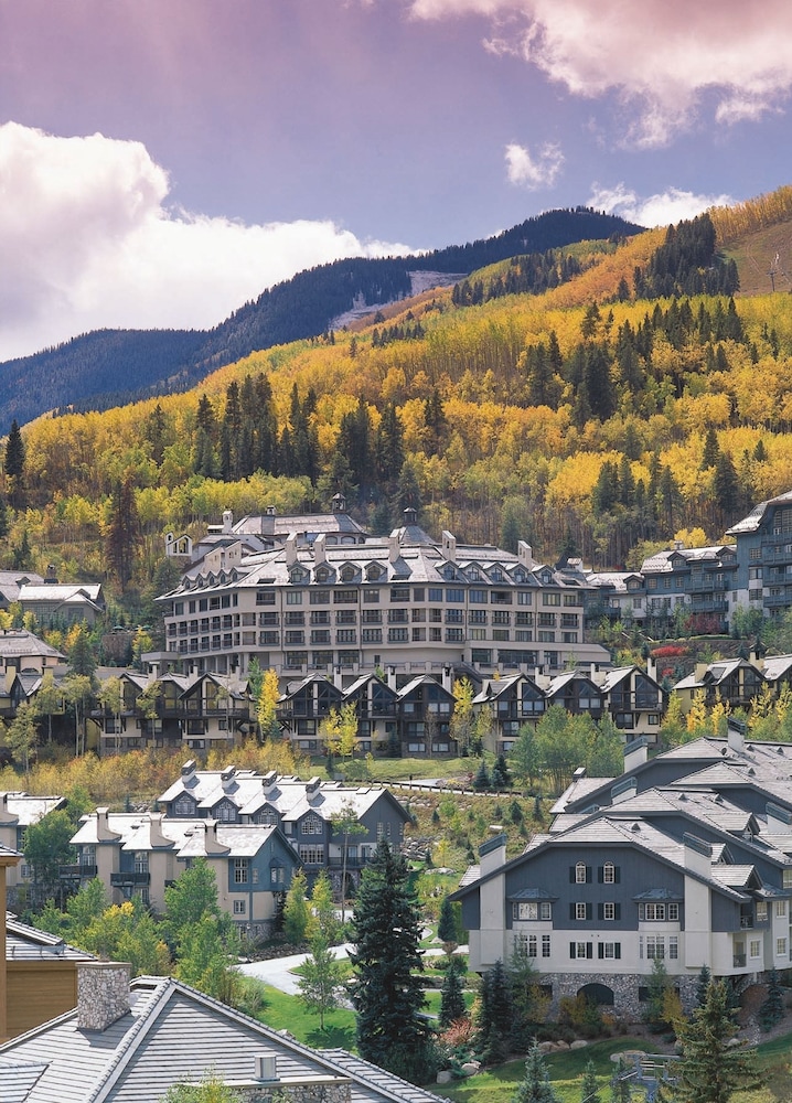 Scenic Penthouse For 10, Ski In At Pines Lodge 3 Bedroom Condo by RedAwning