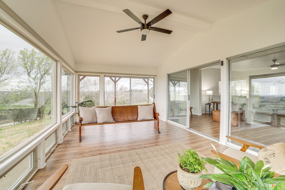 1 Mi to Table Rock Lake: Home w/ Furnished Patio!