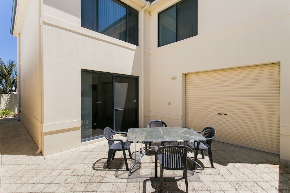 Seahaven Villas by Rockingham Apartments