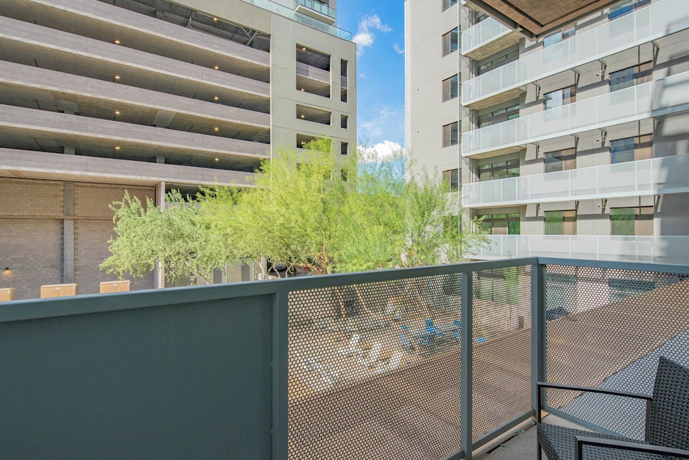 ROVE LIVING/KL - Roosevelt Point