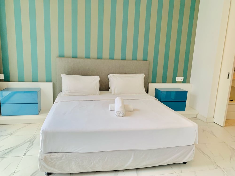 WELL-SHAPED Suites At PLATINUM KLCC