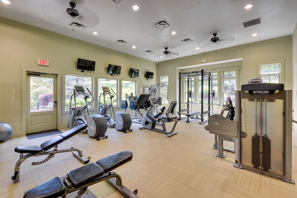 Community Perks: Mountain-view Condo in Toccoa!