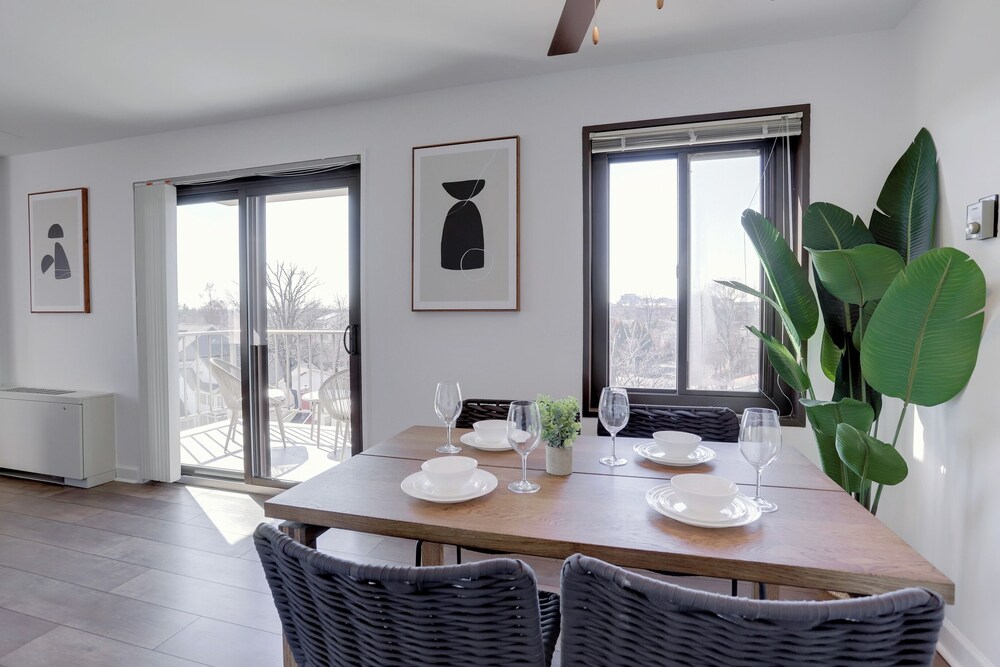 Executive Studio in Clarendon