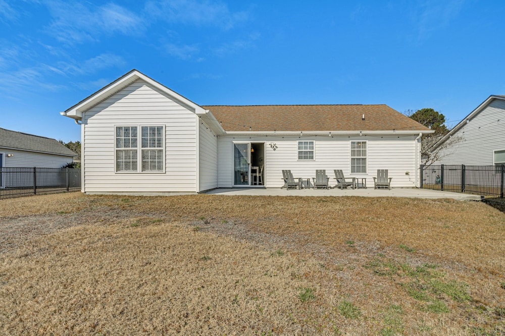Patio, Yard & Lake Views: Home in Myrtle Beach!