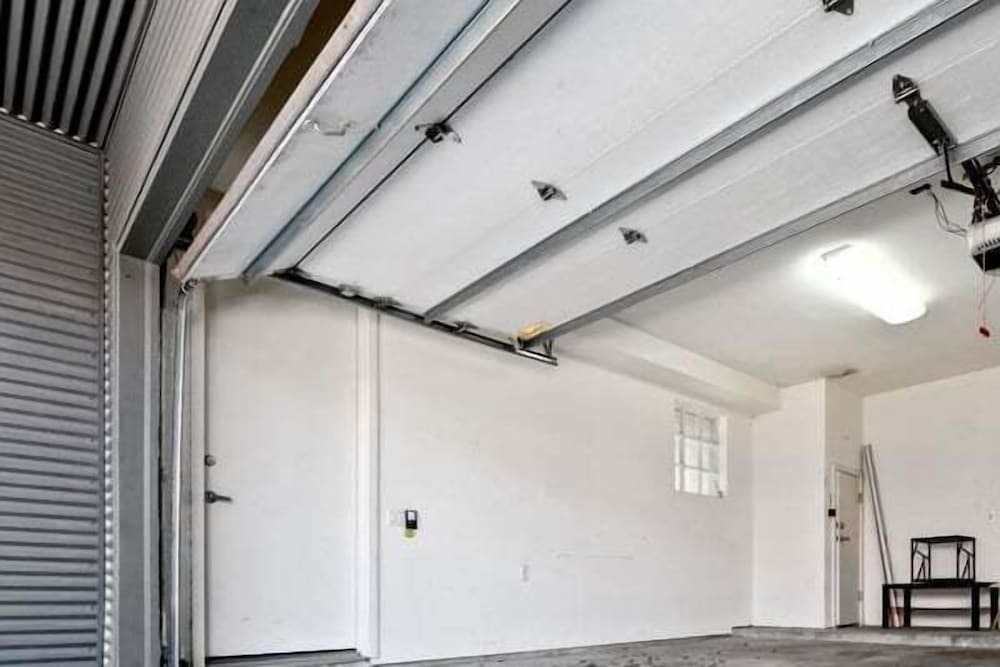 Modern Comfort In The Heart Of Museum District 3 Bedroom Townhouse