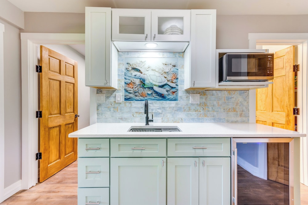 Bayfront Milton Retreat With Dock & Game Room