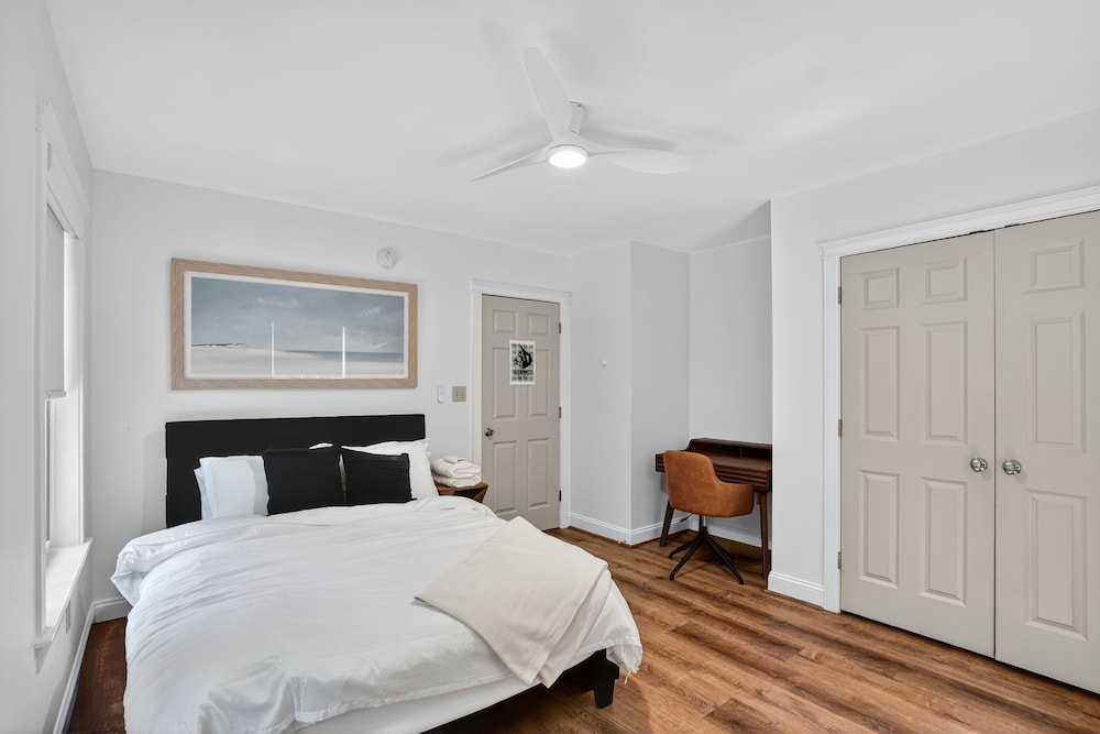 Gray Woodland Escape Golf, Pool & Cinema 5 Bedroom Home