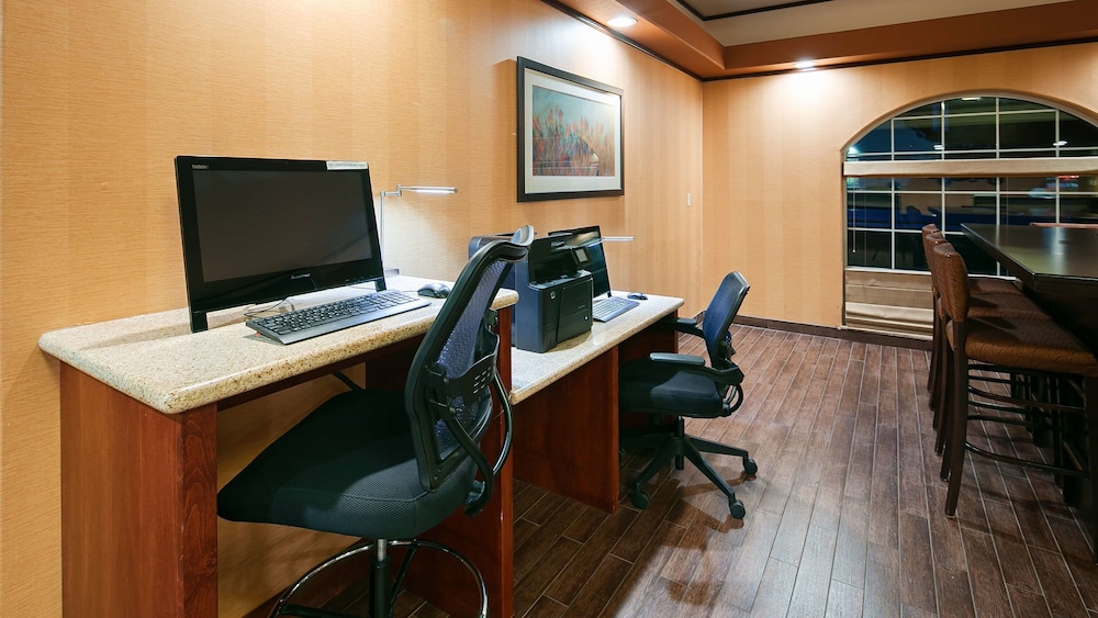 Best Western Plus Rama Inn & Suites