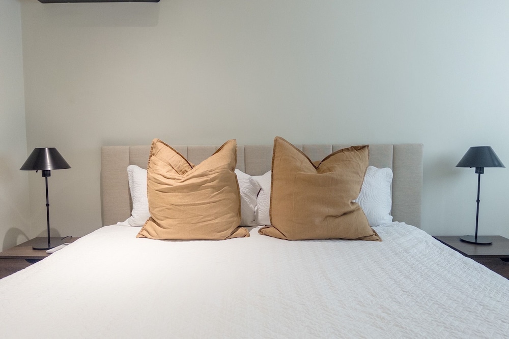 Shalom Residences By YellowKey