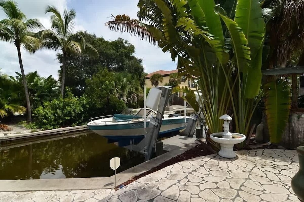 4BR Spacious Paradise