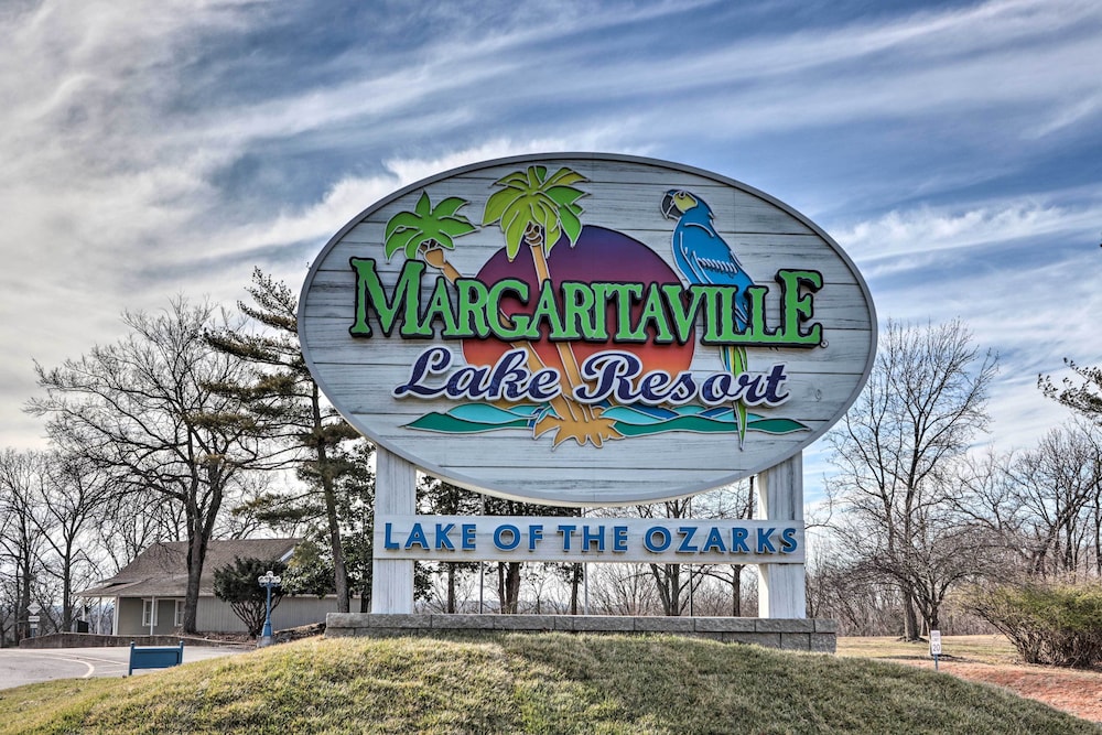 < 1 Mi to Margaritaville Resort: Osage Beach Home! view 2