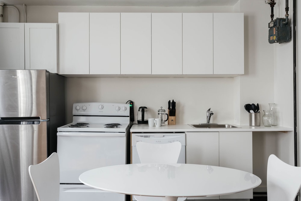 West Village 2 BR and Private Roof Deck
