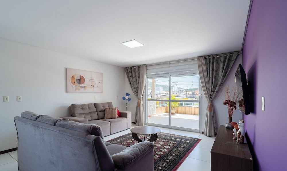 House w/ 3BR and BBQ Area in Ingleses Odi0487