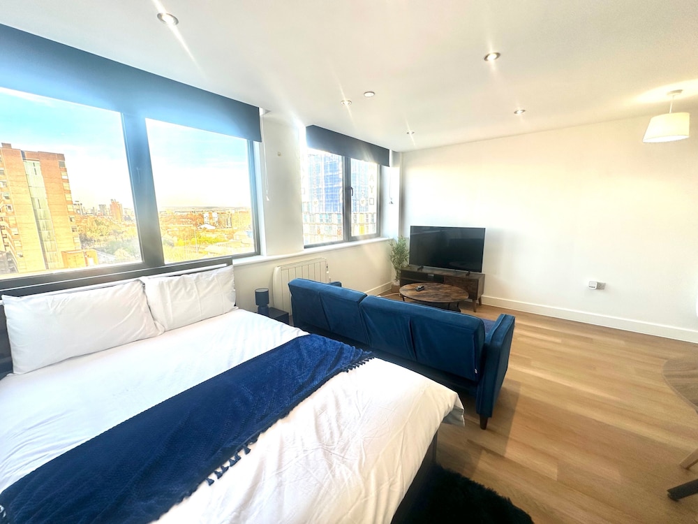 Up to 40 Percent Off Old Trafford Modern Apartment