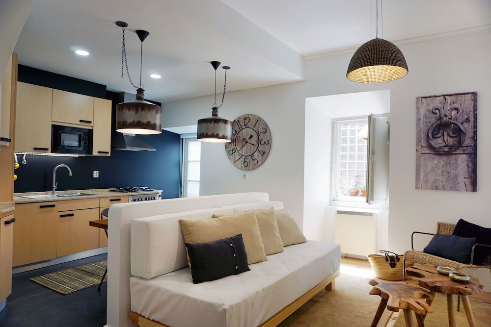 Sonel Investe Anjos Boutique Apartments