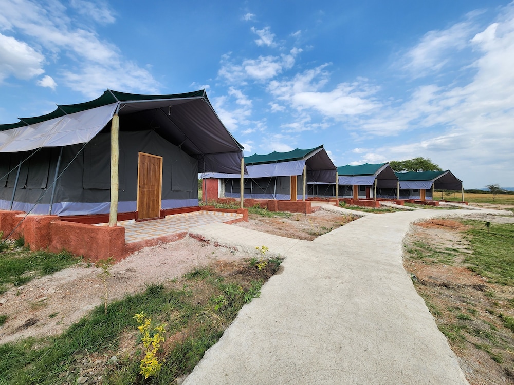 Endeem Mara Resort