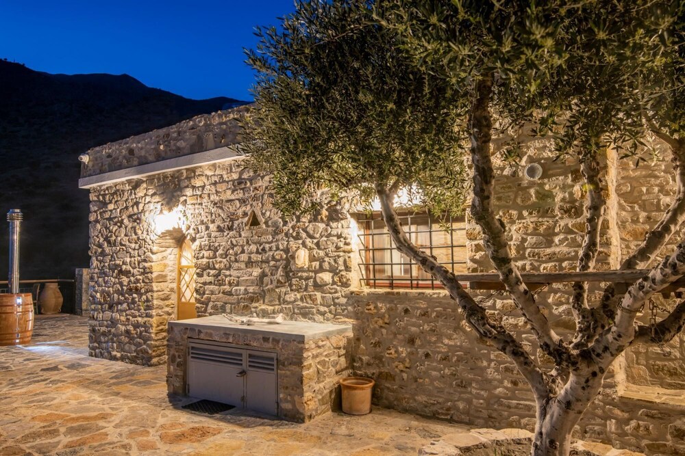 Giannios Traditional Superior Suite by Estia view 3