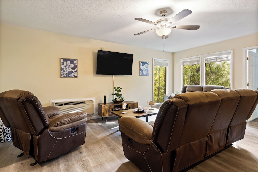 Home w/ Deck, Grill, W & D: Close to Resort & fun