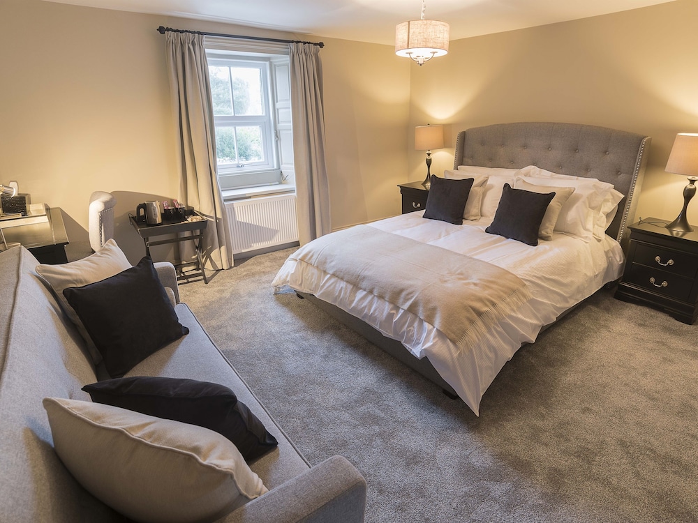 The New Crown Inn