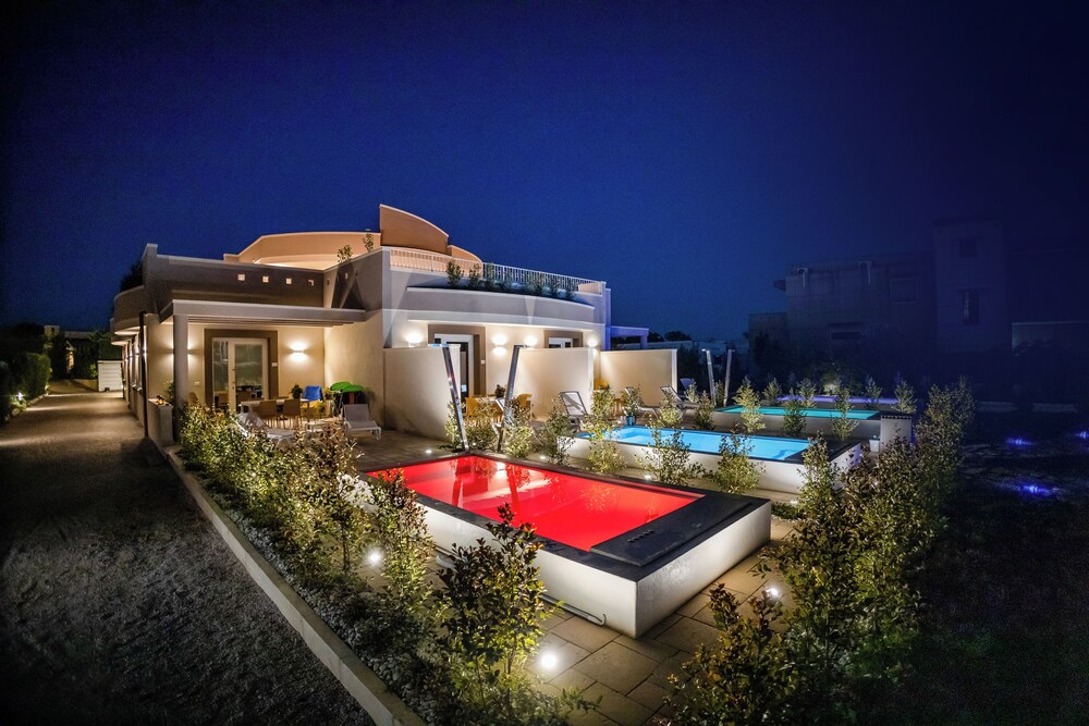 La Collina di Montegrappa - Suites with Heated Private Pool - Suites with Shared Pool