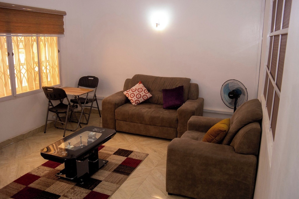 ROSSY'S APARTMENTS