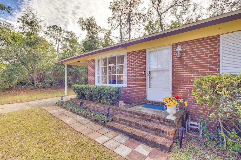 4 Mi to Fsu! Family Gem w/ Deck in Tallahassee