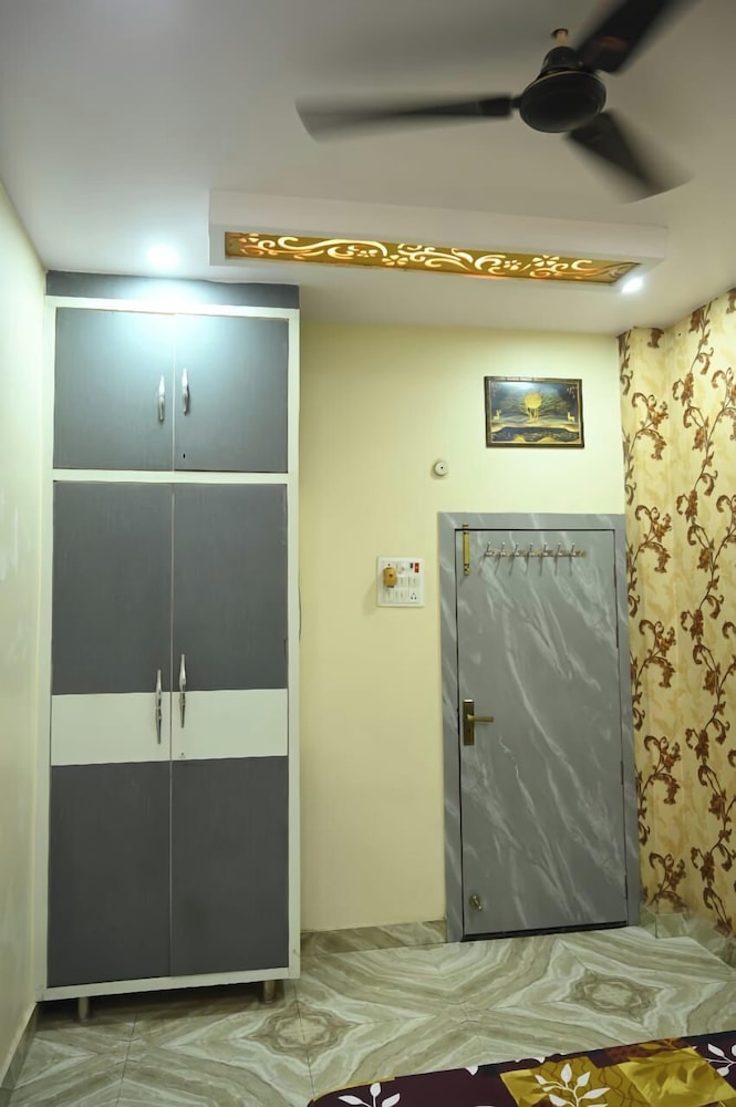 GOPINATH .P GUEST HOUSE
