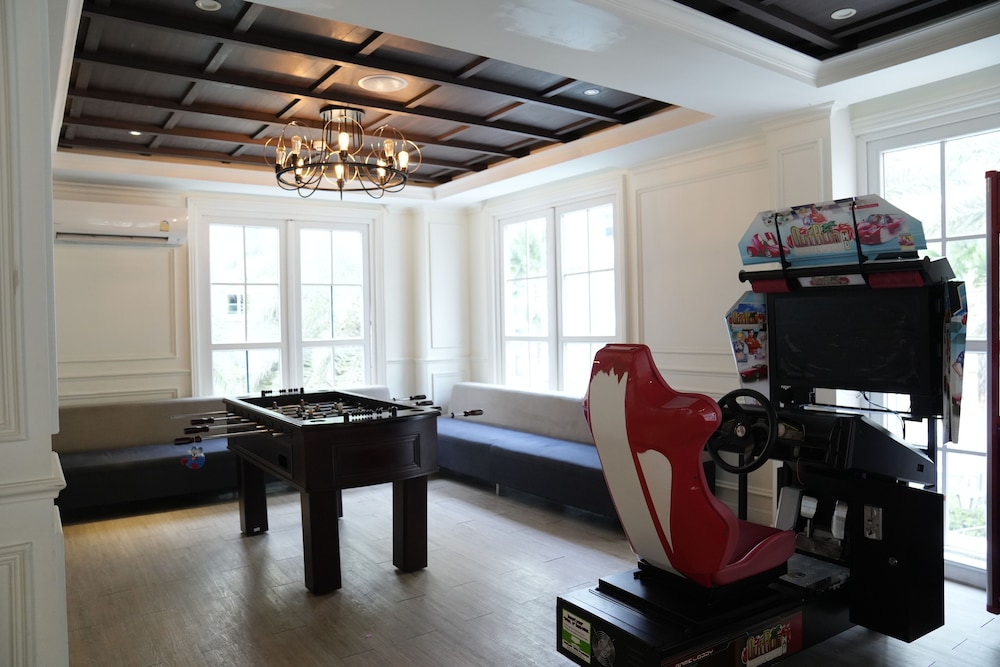 Seven Seas Cote d'Azur with Pool& Gym