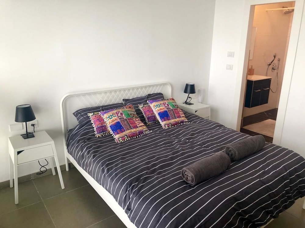Luxury Apartment Best Location Beach View view 3