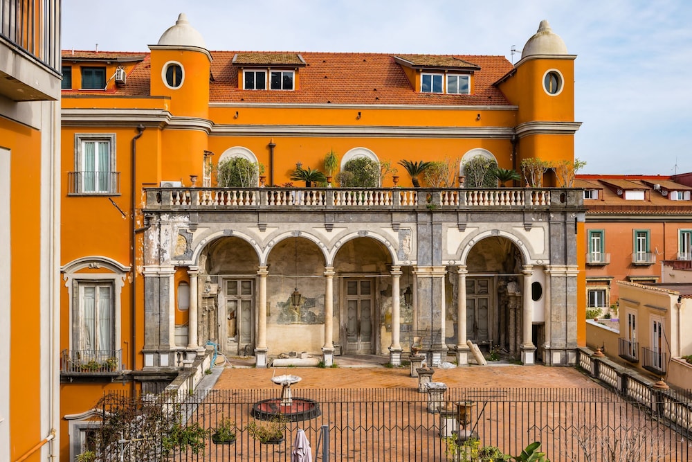Palazzo Maddaloni Sweet Home By Napoliapartments