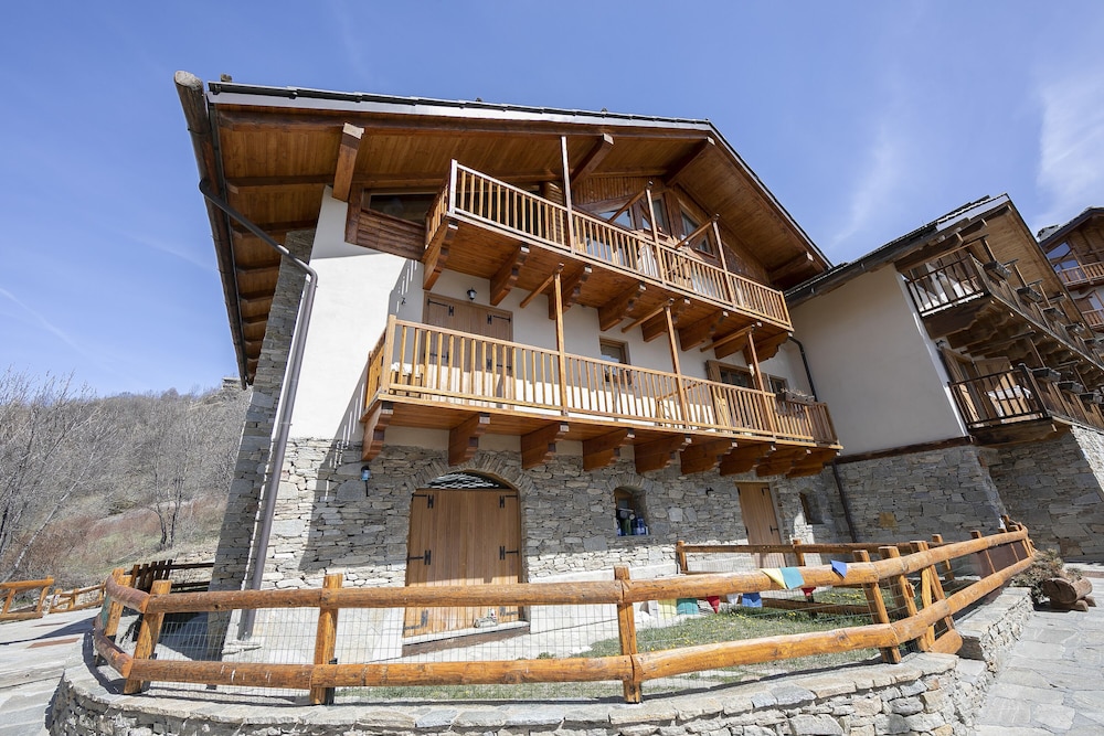 Rebecca's House (few steps from skiing)