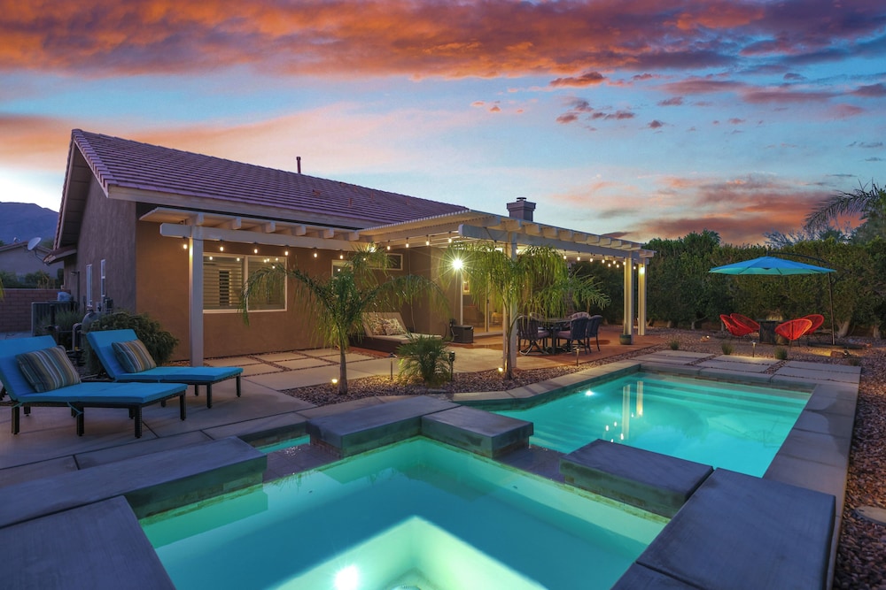 The Cozy Vibe w/ Pool & Spa
