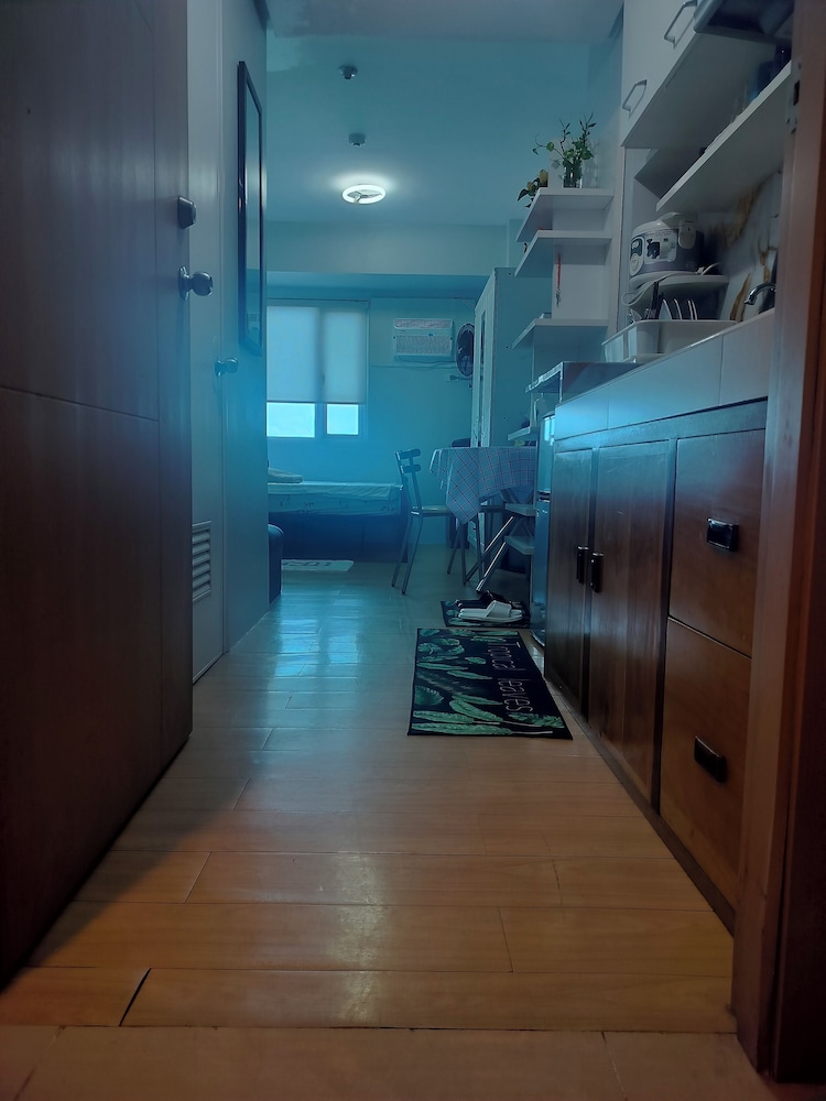 Cozy City Getaway in Quezon City - Entire Condo for Rent