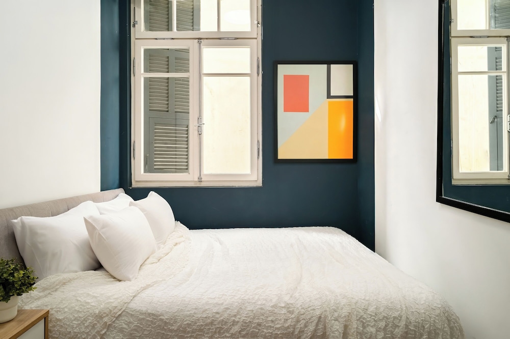 Allenby Urban Living Apartments by Sea N Rent