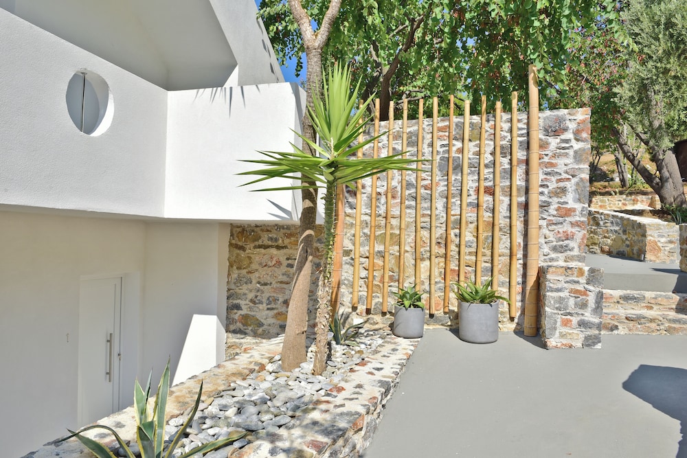 Natura Luxury Villas