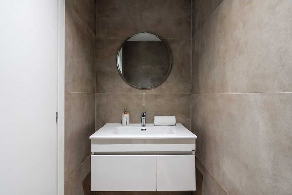 Blu Horizon - Stylish Living with Pool & Balconies in Protaras
