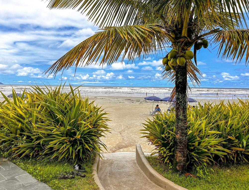 Incr vel Flat a Beira mar na Praia de Guaratuba SP