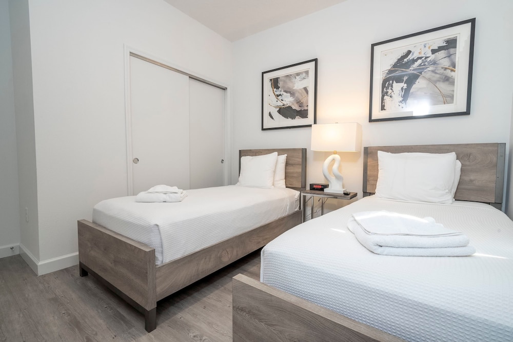 Brand new 4 Bed With Loft Villa for all