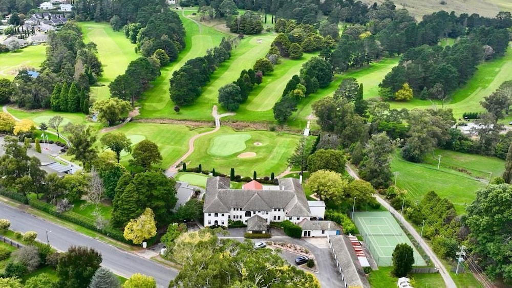 The Dormie House - On The Golf Course