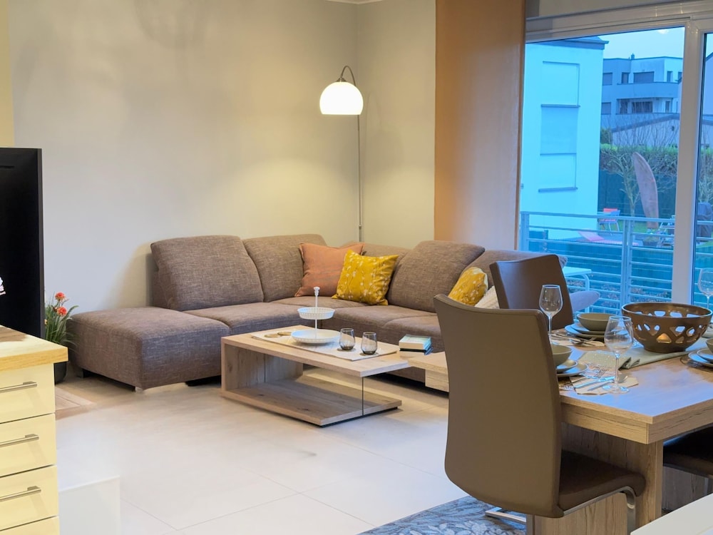 Comfort 2 bedrooms Apt w balcony&parking