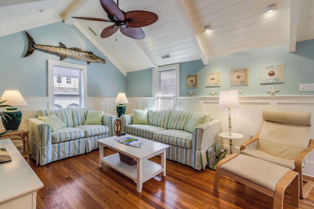 Laurel Street 222c