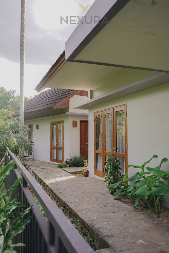 Jambu Klutuk Resort