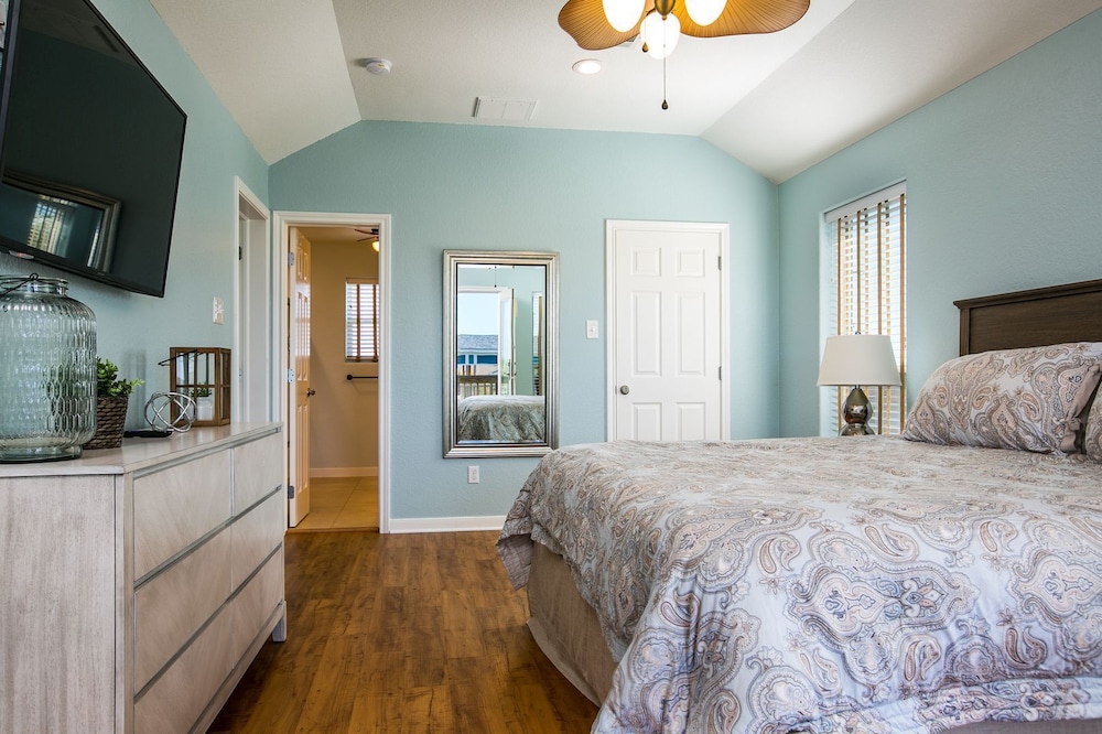 Margaritaville on the Bay by Ryson Vacation Rentals