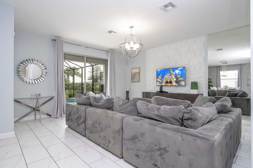 Home 6bed Themed Rooms Game Room Storey Lake