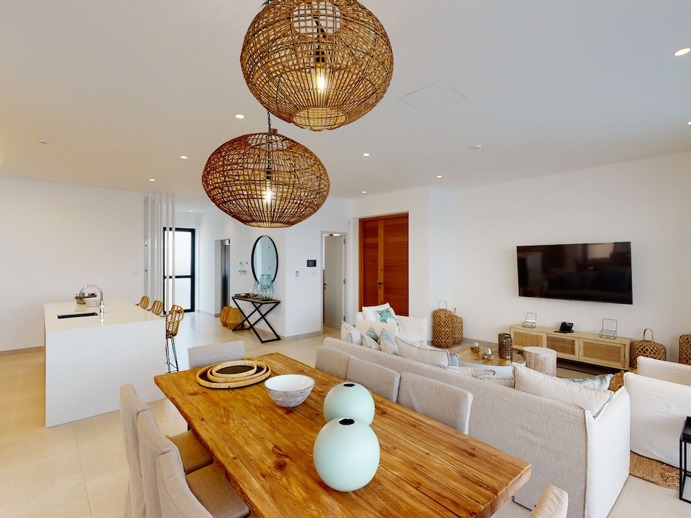 Sanders Konnos Bay Efterpi - Splendid 4-bedroom Villa With a Side Sea View