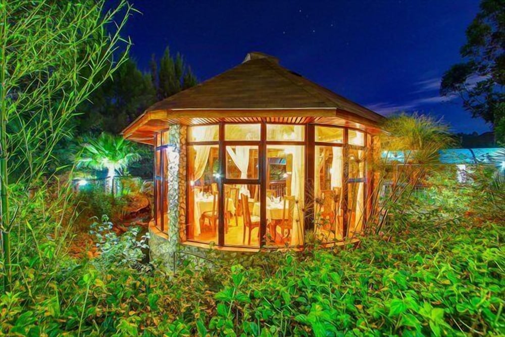 Poa Place Resort & Hotel - Where Nature Meets Comfort